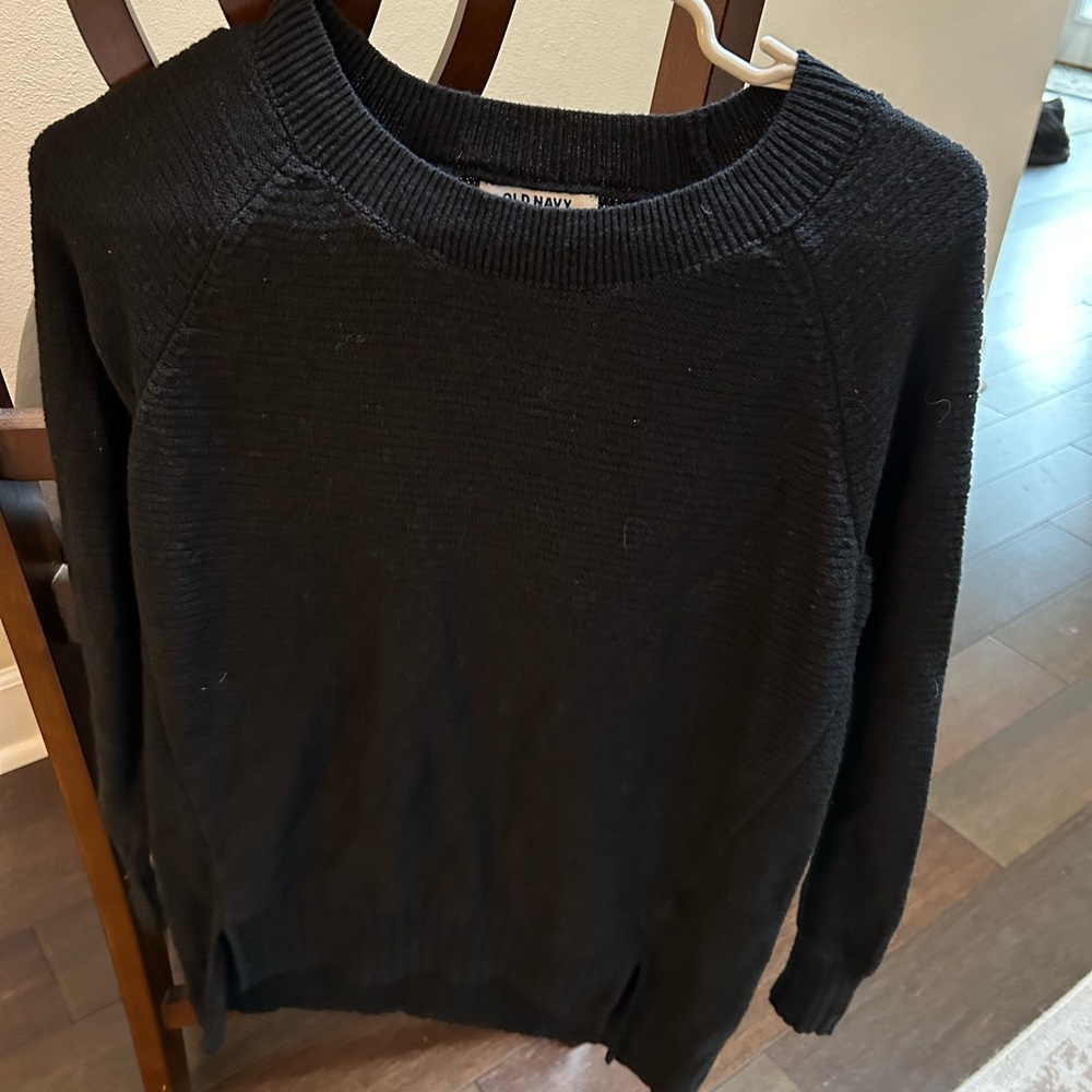 Old navy black sweater. Never worn.